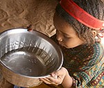 program_mariama_drinking-t